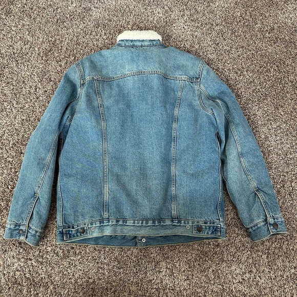 Levi Sherpa Trucker Jacket - Picture 4 of 4